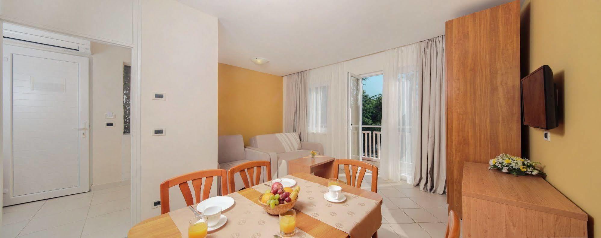 Apartment Katoro Plava Laguna